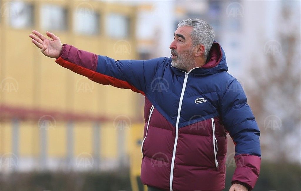 Hes Kablo Kayserispor, teknik direktör Samet Aybaba ile yollarını ayırdı