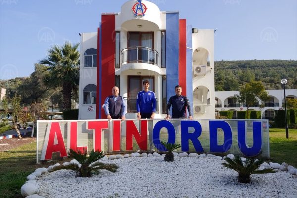 Altınordu, kaleci Emirhan Emir’i A Takım kadrosuna aldı