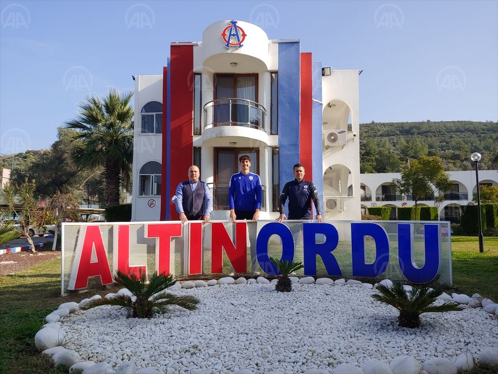 Altınordu, kaleci Emirhan Emir’i A Takım kadrosuna aldı