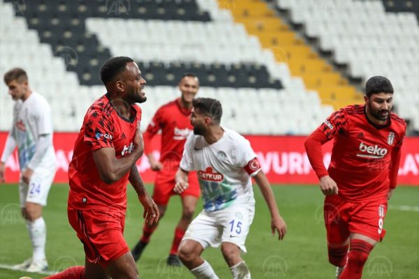 Cyle Larin, Beşiktaş’a kupada turu getirdi
