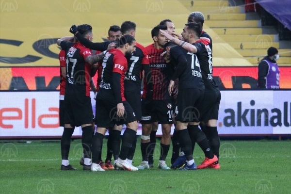Gaziantep FK, penaltıyla zirveye ortak