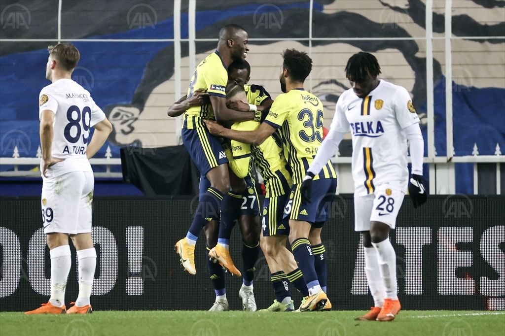 Fenerbahçe, galibiyet serisini sürdürdü