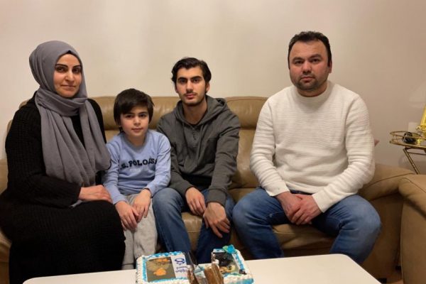 Muhammed Güner 18. yaşını ailesiyle kutladı