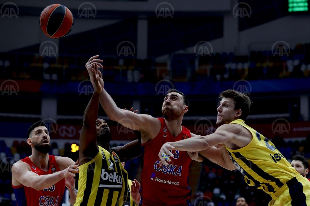 Fenerbahçe,  Rusya’da CSKA Moskova’yı durdurdu