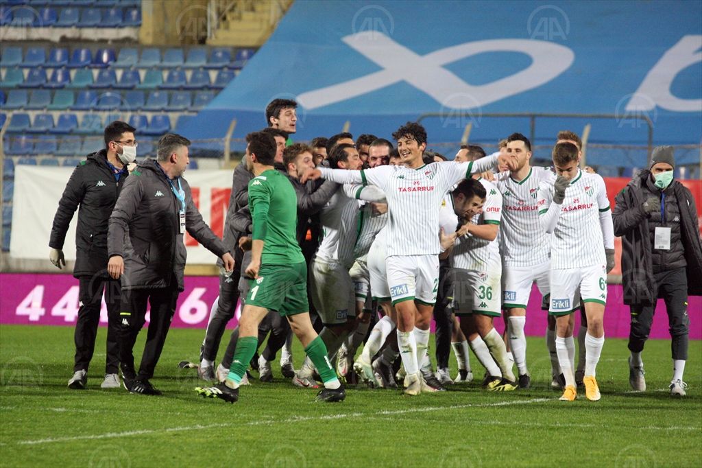 Bursaspor’un gençleri Adana Demirspor’u sahasında yendi : 2-1