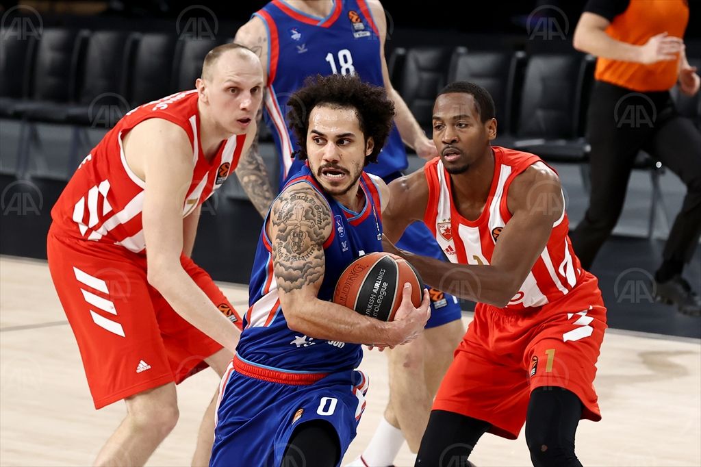 Anadolu Efes: 86 – Kızılyıldız mts: 72