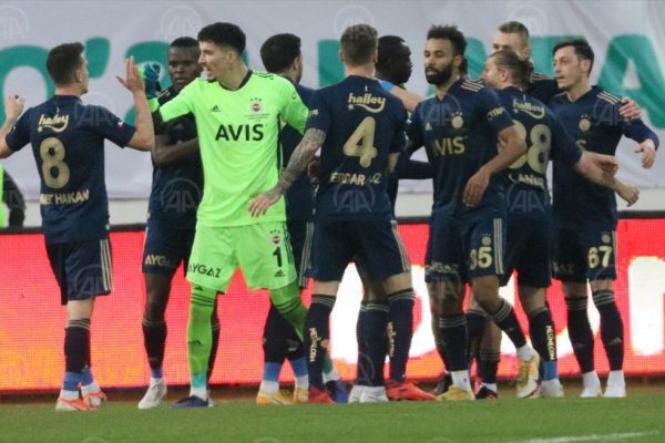 Fenerbahçe derbi öncesi kazandı