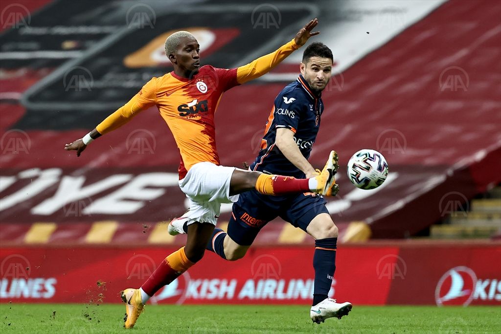 Galatasaray,  Başakşehir’e 3  attı