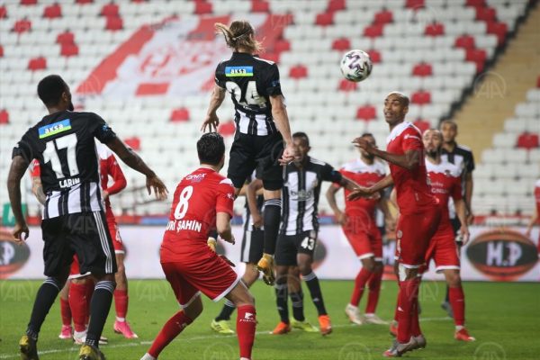 Beşiktaş, TAV Antalyaspor’a takıldı