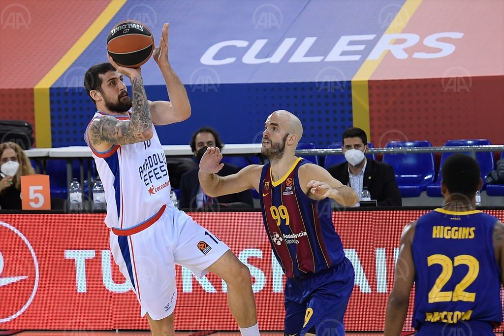 Barcelona: 86 – Anadolu Efes: 88
