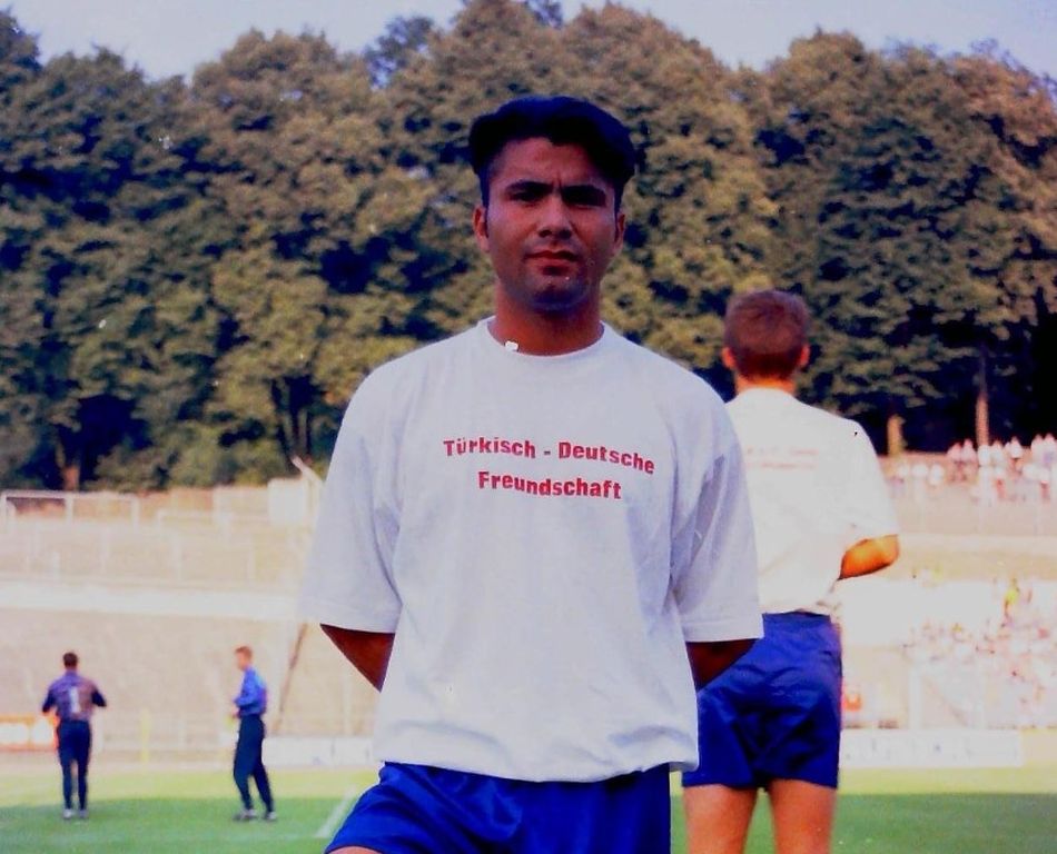 ESKİ FUTBOLCU KALBİNE YENİLDİ