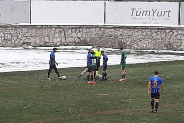 Karacabey üçlük attı