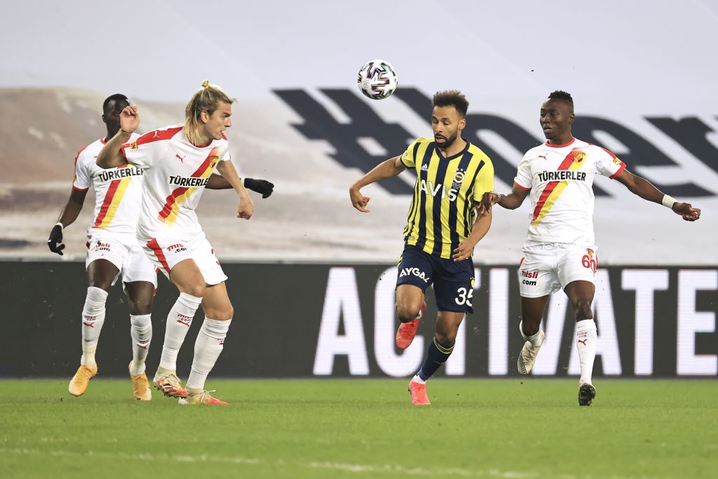 Fenerbahçe, sahasında kaybetti