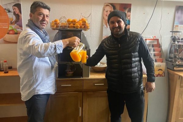 Serdal Atıcı,”Pandemide taze sıkılmış portakal ve nar suyu içiniz”