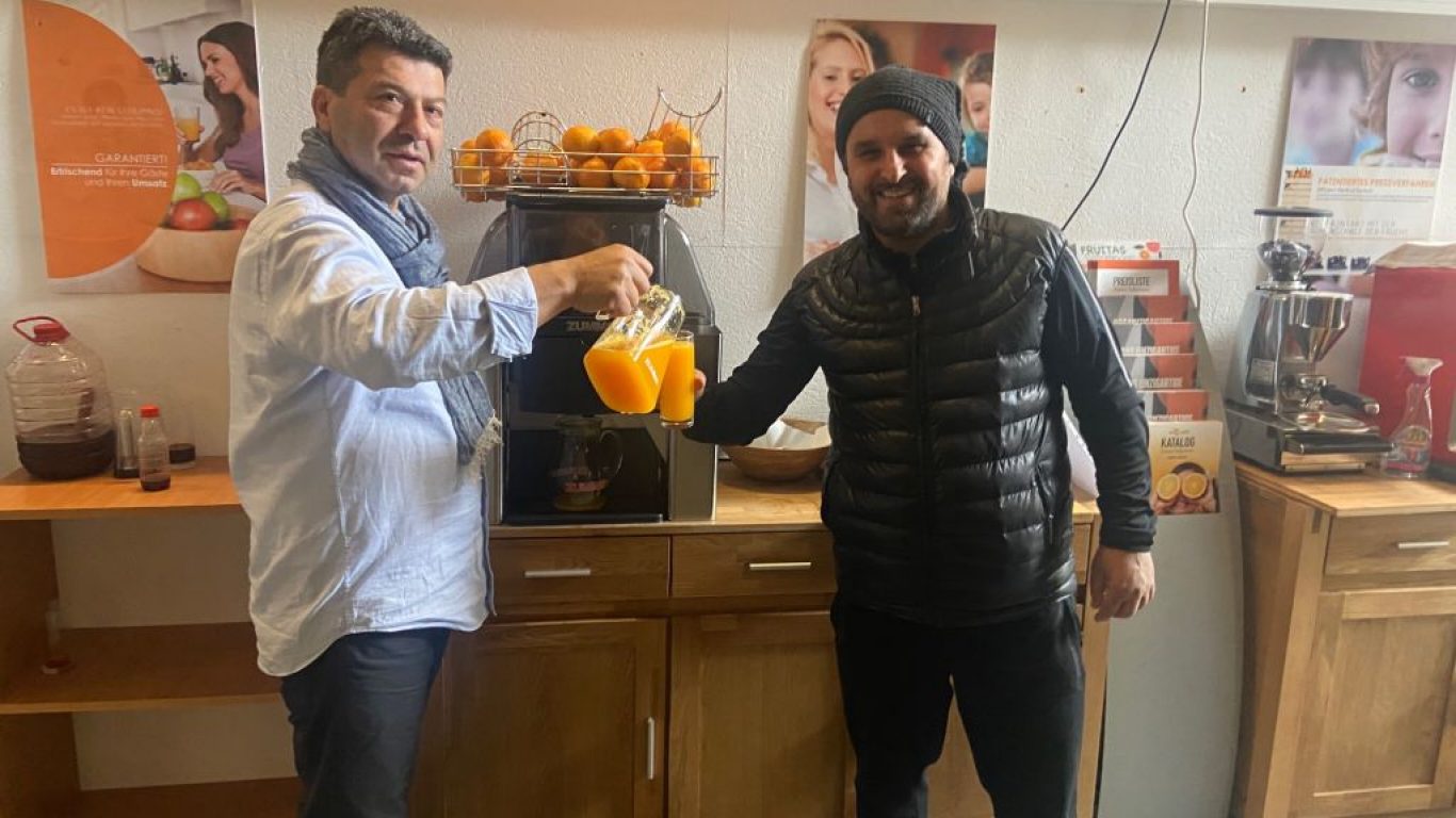 Serdal Atıcı,”Pandemide taze sıkılmış portakal ve nar suyu içiniz”