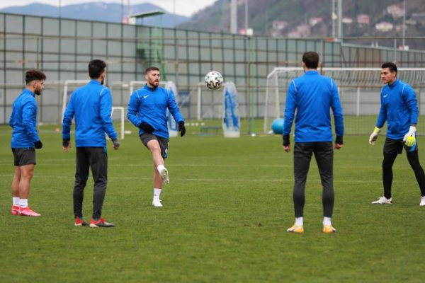 Çaykur Rizesporlu futbolcu Meriah: “Camiayı mutlu etmek istiyoruz”