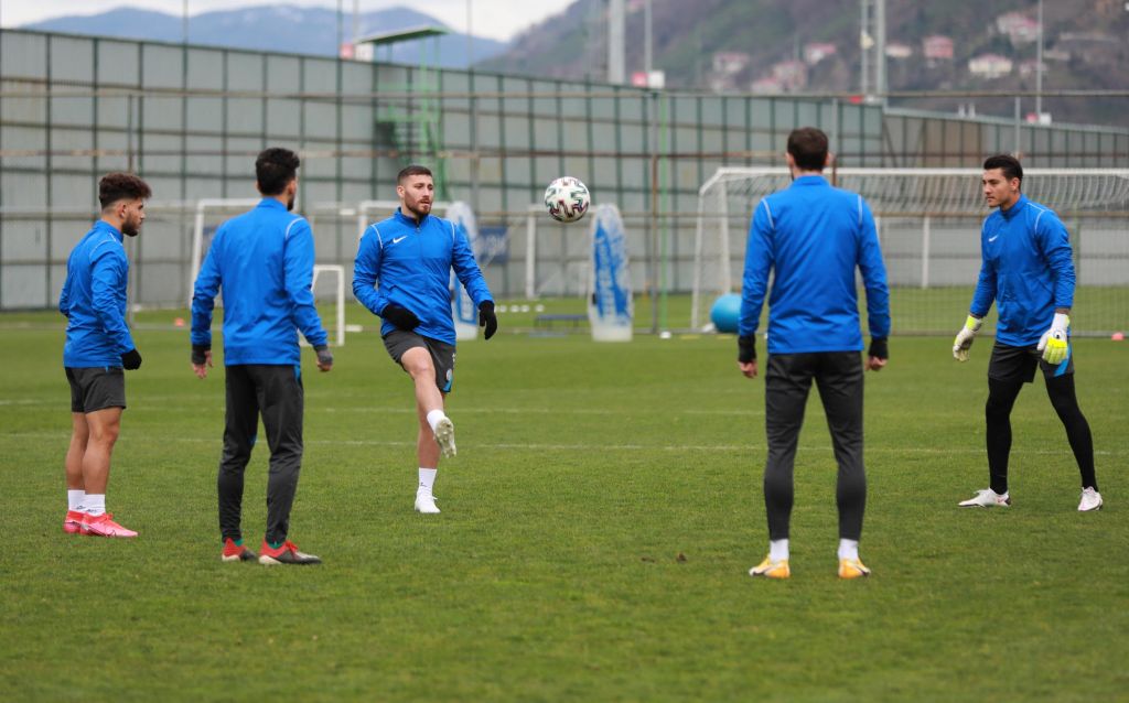 Çaykur Rizesporlu futbolcu Meriah: “Camiayı mutlu etmek istiyoruz”
