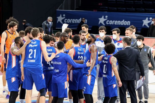 Anadolu Efes: 99 – Valencia Basket: 83