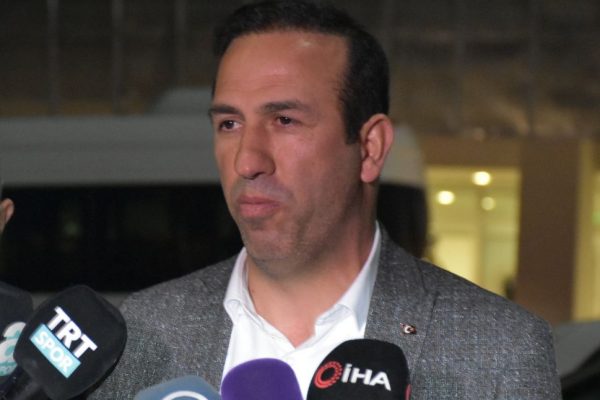 Yeni Malatyaspor Kulübü Başkanı Adil Gevrek,”Hakem sahadaydı ama aklı neredeydi bilmiyorum”