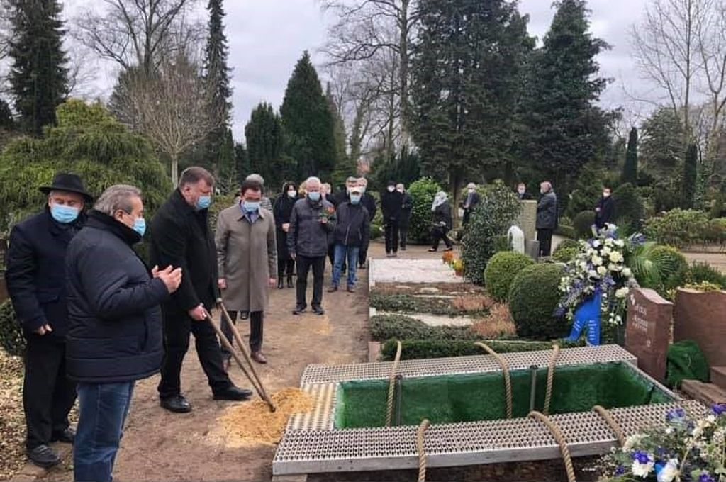 Eski milli kaleci Özcan Arkoç son yolculuğuna uğurlandı