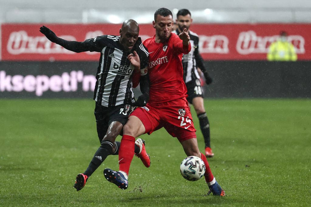 Beşiktaş, zirve yarışını sürdürdü