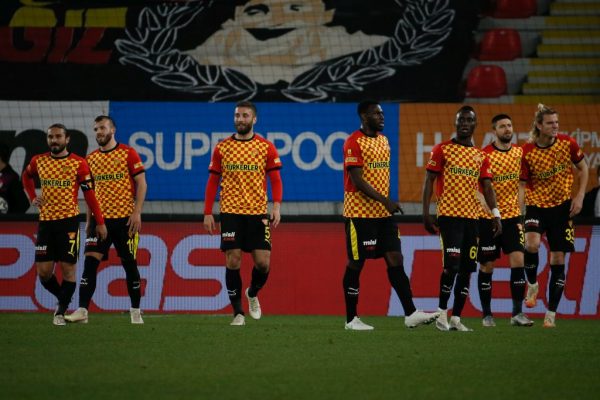 Göztepe, Büyükşehir Belediye Erzurumspor’u İzmir’den puansız gönderdi
