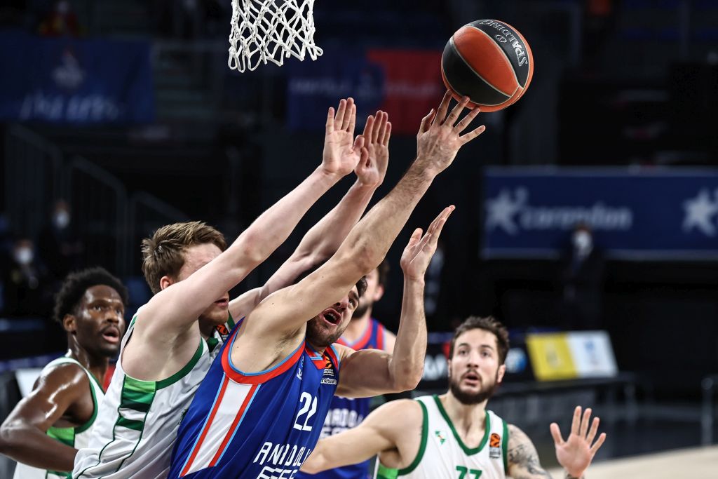 Anadolu Efes: 89 – Zalgiris: 62