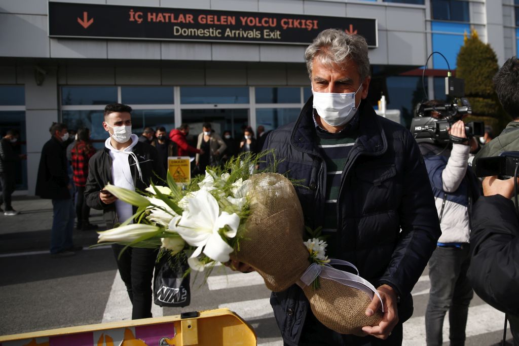 Kayserispor’un prensipte anlaştığı teknik direktör Hamza Hamzaoğlu, kente geldi
