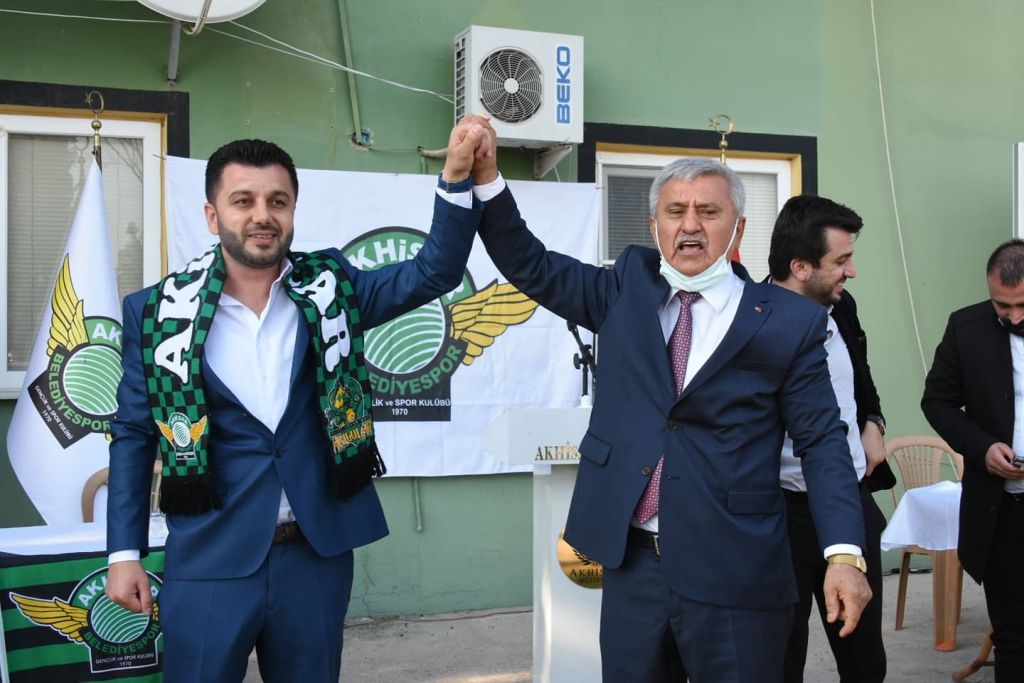 Akhisarspor’da kulüp başkanlığına Evren Özbey seçildi