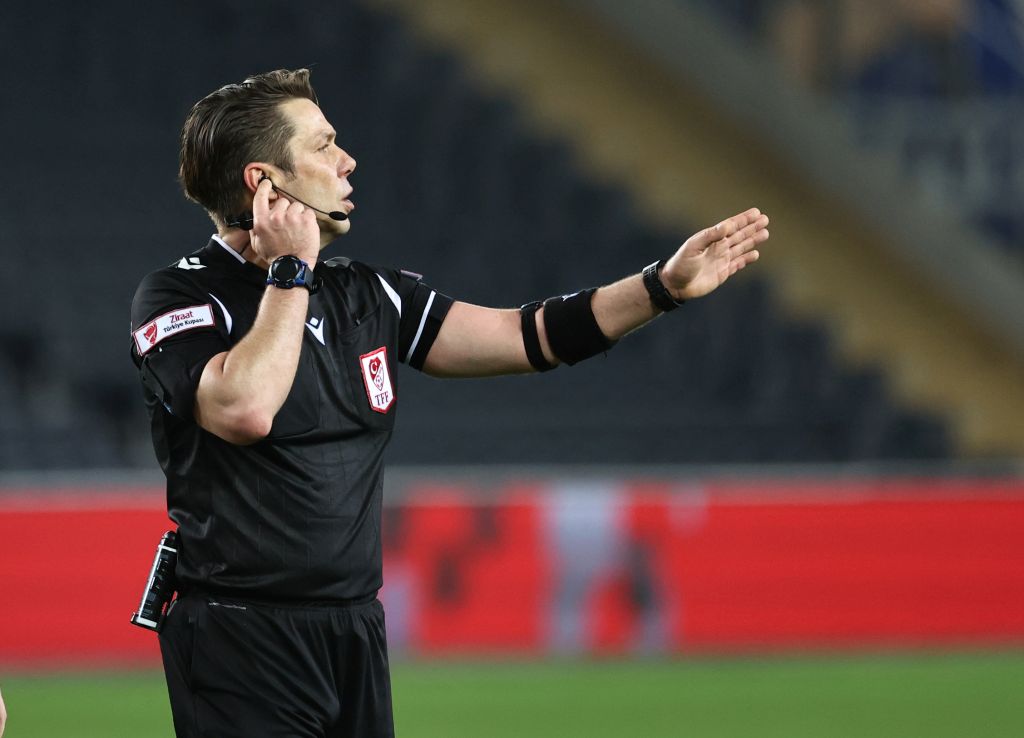 Süper Lig’de 32. hafta maçlarını yönetecek hakemler açıklandı