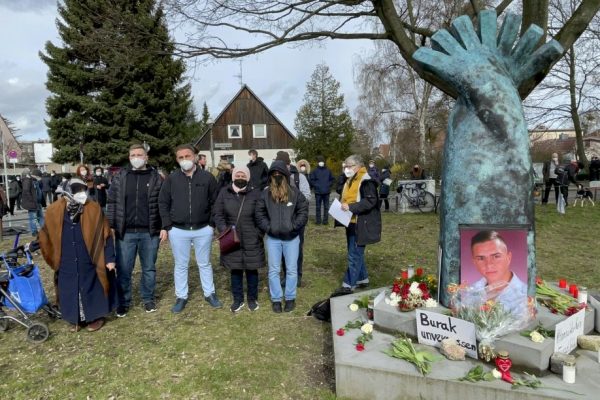 Berlin’de 9 yıl önce ırkçı cinayete kurban gittiği tahmin edilen Burak Bektaş anıldı