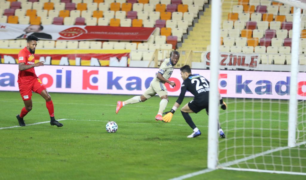 Fenerbahçe fırsatları bir bir tepiyor!