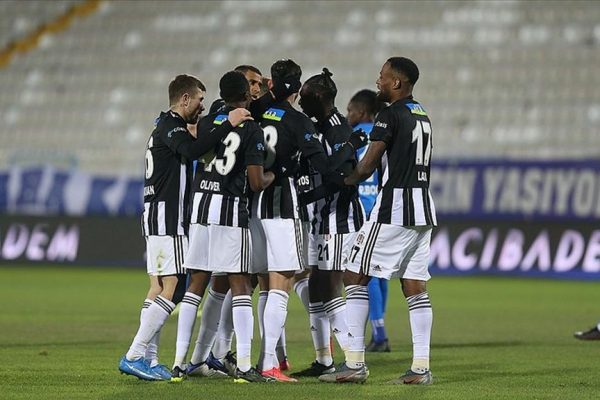 Lider Beşiktaş farkı açıyor