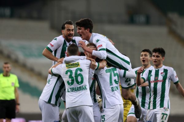Bursaspor: 2 – Royal Hastanesi Bandırmaspor: 1