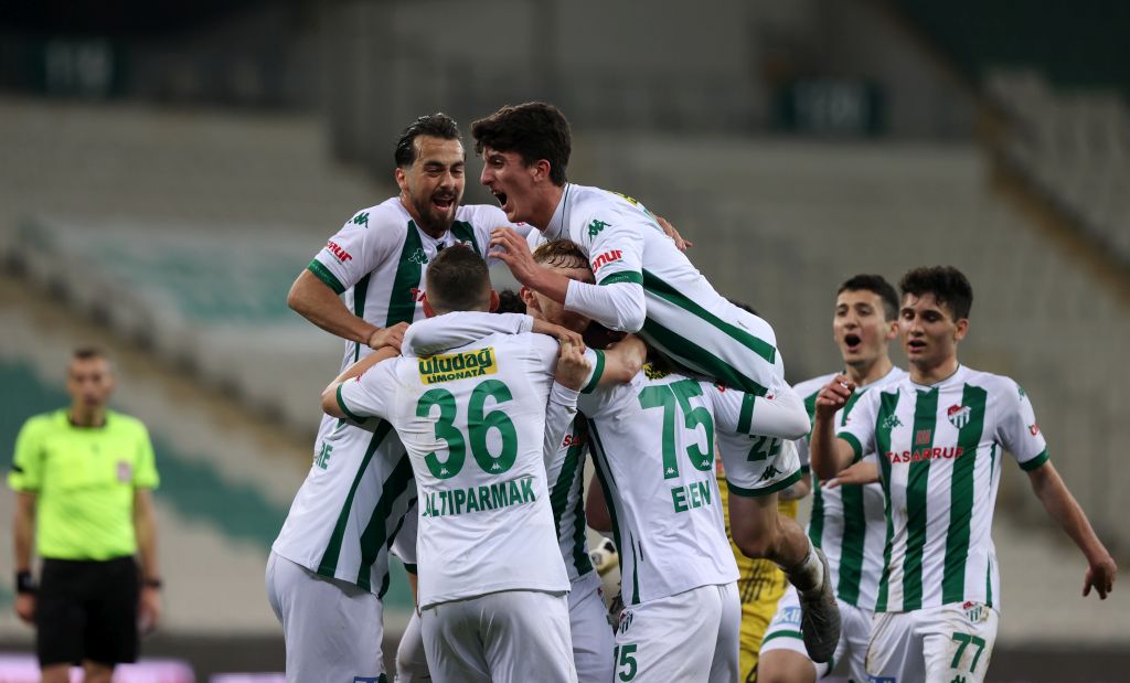 Bursaspor: 2 – Royal Hastanesi Bandırmaspor: 1