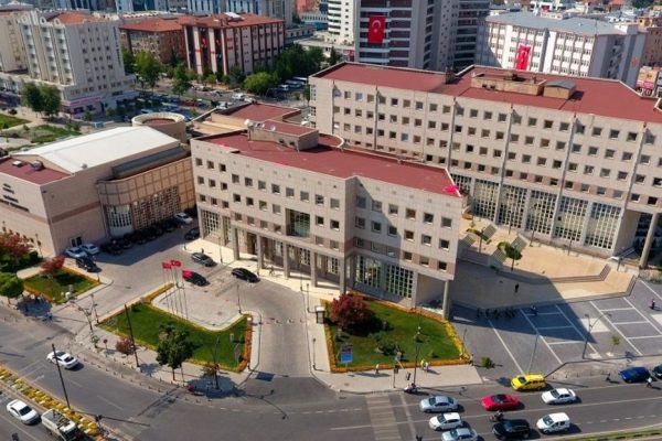 Gaziantep Büyükşehir Belediyesinden hizmet pasaportuyla yurt dışına gidenlerin dönmediği iddialarına yalanlama