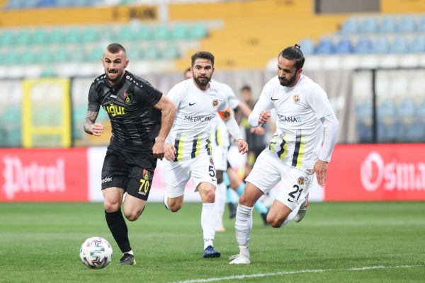 İstanbulspor: 4 – Menemenspor: 0
