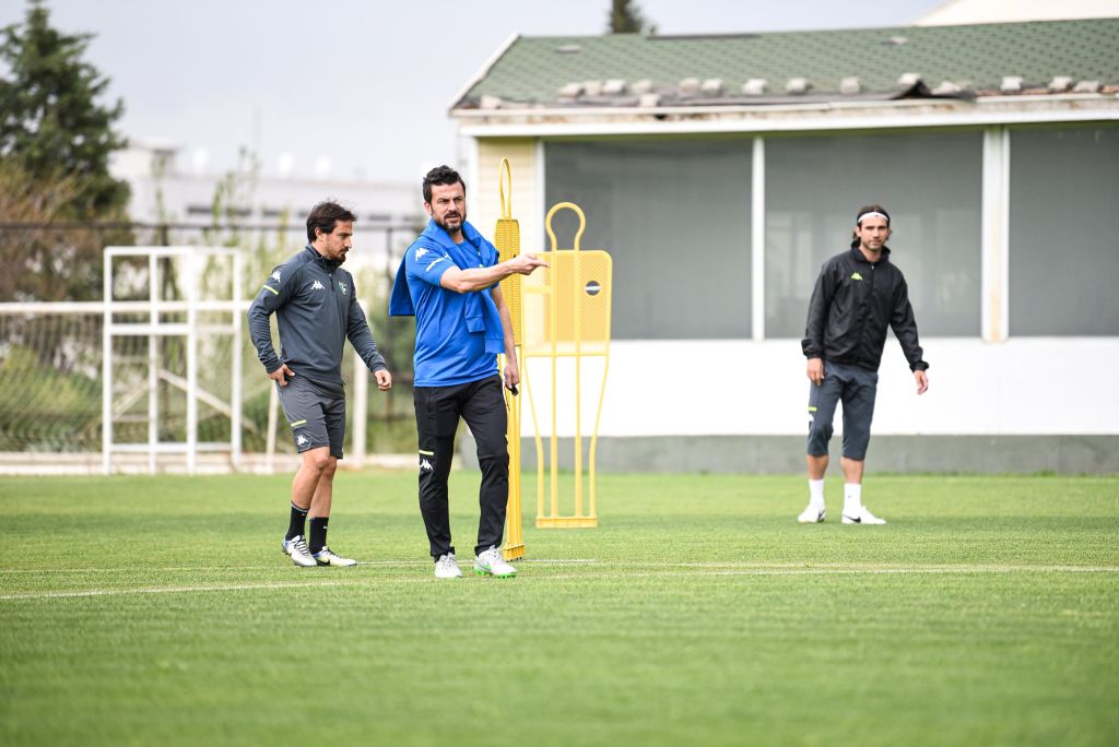 Denizlispor’da teknik direktör Ali Tandoğan ilk antrenmanına çıktı