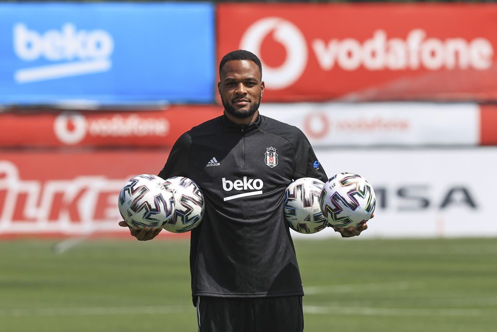 Cyle Larin Galatasaray derbisini kazanacaklarına inanıyor