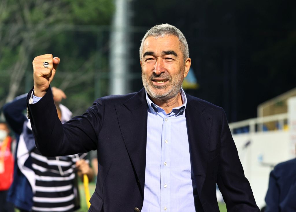 Adana Demirspor, teknik direktör Samet Aybaba ile 2 yıllığına anlaştı