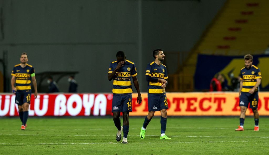 MKE Ankaragücü küme düştü, Gençlerbirliği umudunu son haftaya taşıdı