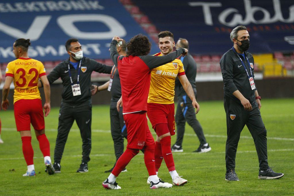 Bu sezon 6 teknik adamla çalışan Kayserispor, kümede kalmayı başardı