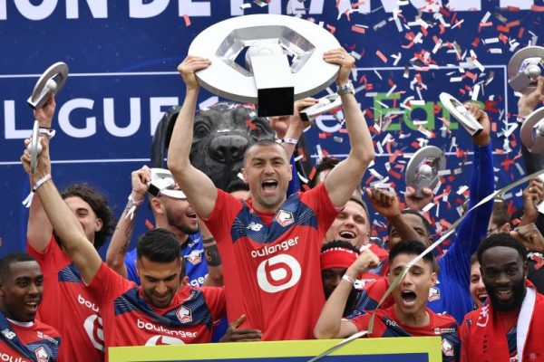Milli futbolcu Burak Yılmaz: “Çok gururluyuz ülkemize çok selamlar yolluyoruz”