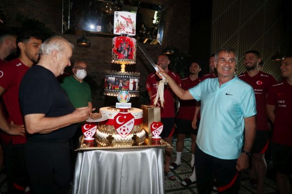 Mutlu ve sağlıklı yıllara Şenol Güneş!