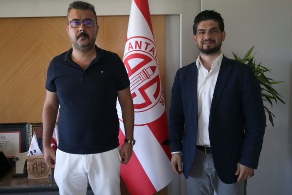 Antalyaspor, 4 futbolcu ile yollarını ayırdı