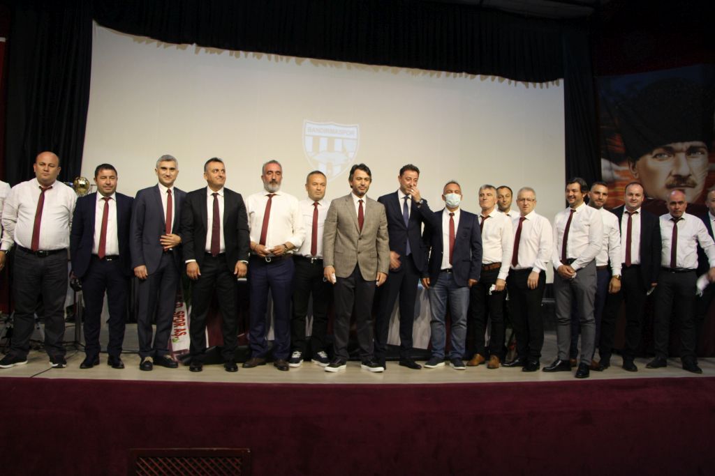 Bandırmaspor Kulübü Başkanı Onur Göçmez, genel kurulda güven tazeledi