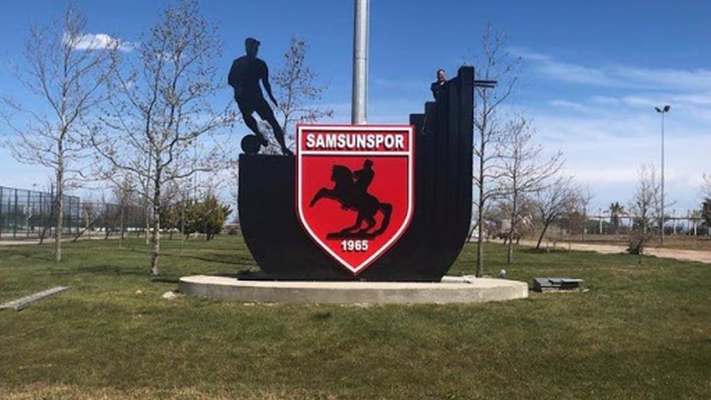 Samsunspor 4 futbolcu ile yollarını ayırdı