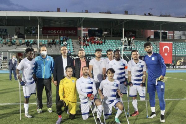 Gençlik ve Spor Bakanı Mehmet Muharrem Kasapoğlu, Ampute Futbol Süper Ligi maçını izledi