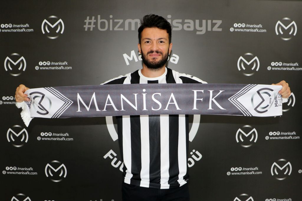Manisa, sol bek Özgür Çek’i transfer etti