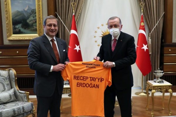 Galatasaray Kulübü Başkanı Burak Elmas, Cumhurbaşkanı Recep Tayyip Erdoğan’ı ziyaret etti